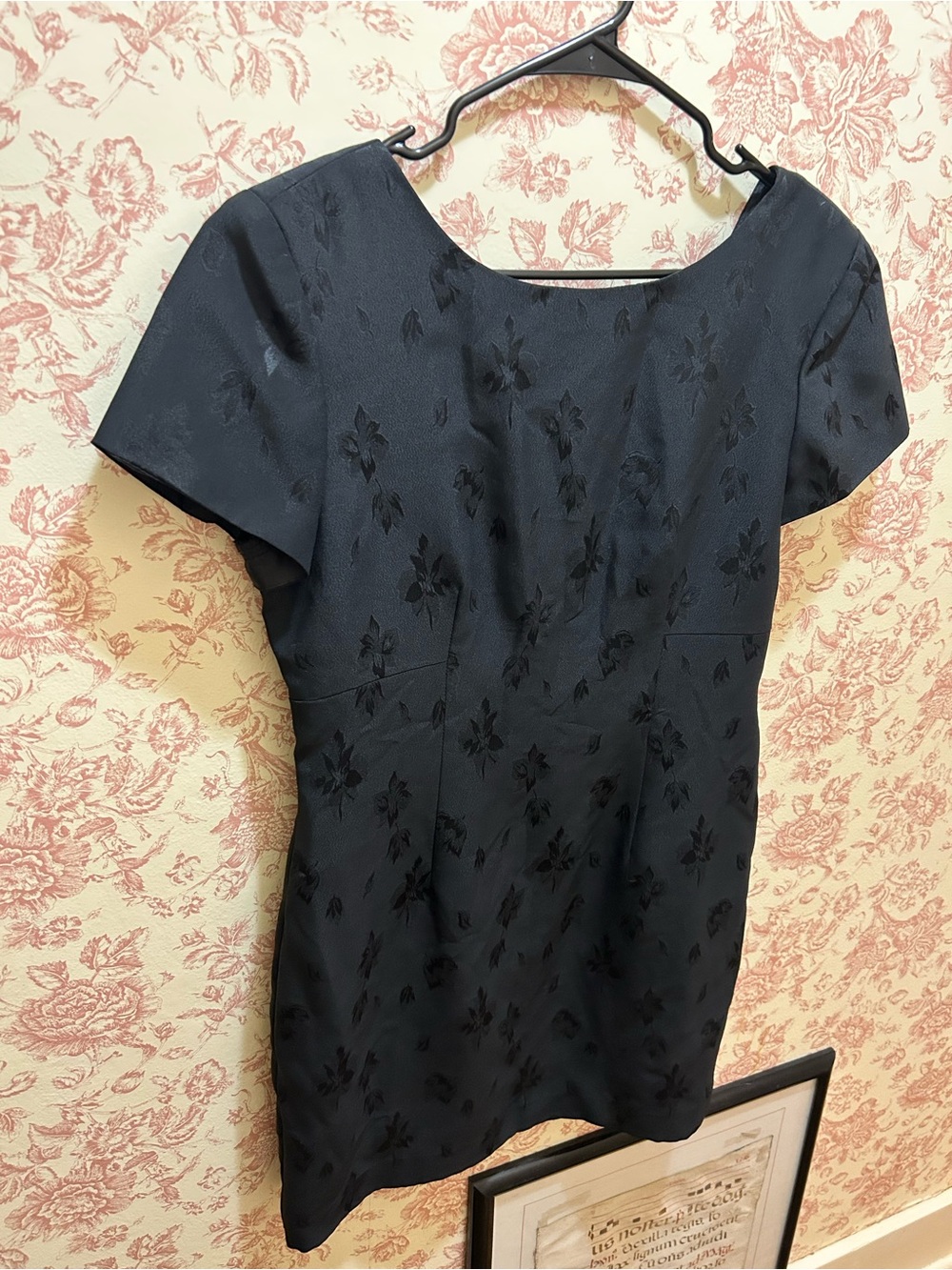 90s Black Floral-Textured Short Sleeve Dress